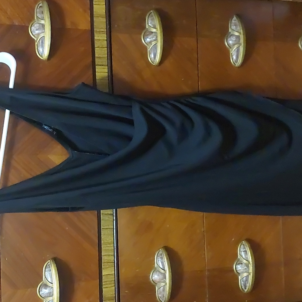 LITTLE BLACK DRESS by Hourglass